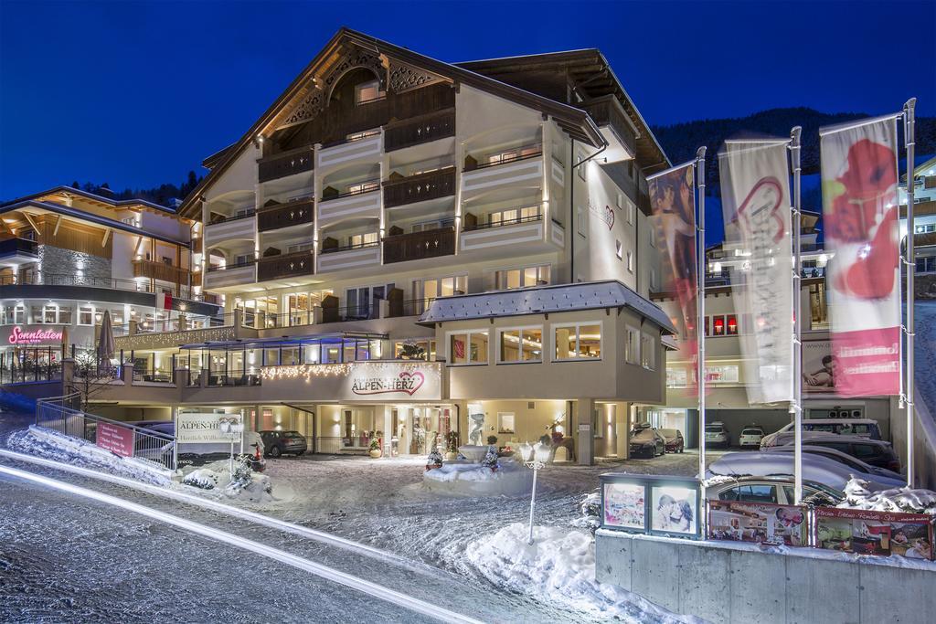 Отель Alpen-Herz Romantik & Spa - Adults Only Ладис Экстерьер фото